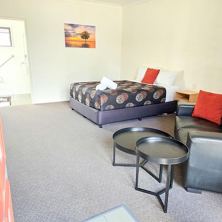 Ascot Lodge Motor Inn Кінґарой Екстер'єр фото