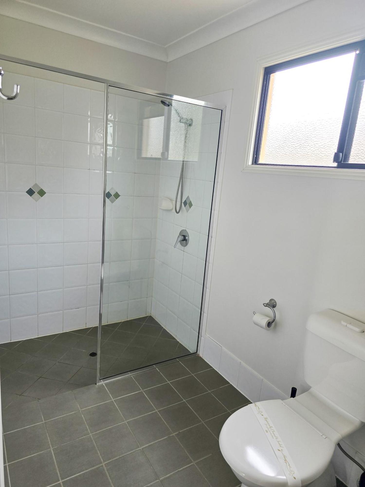 Ascot Lodge Motor Inn Кінґарой Екстер'єр фото
