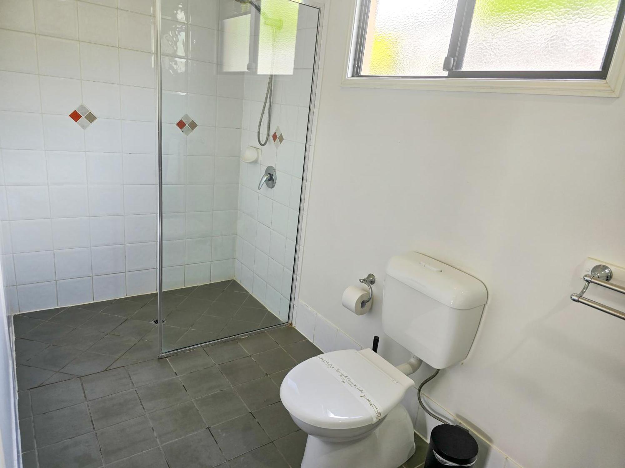 Ascot Lodge Motor Inn Кінґарой Екстер'єр фото