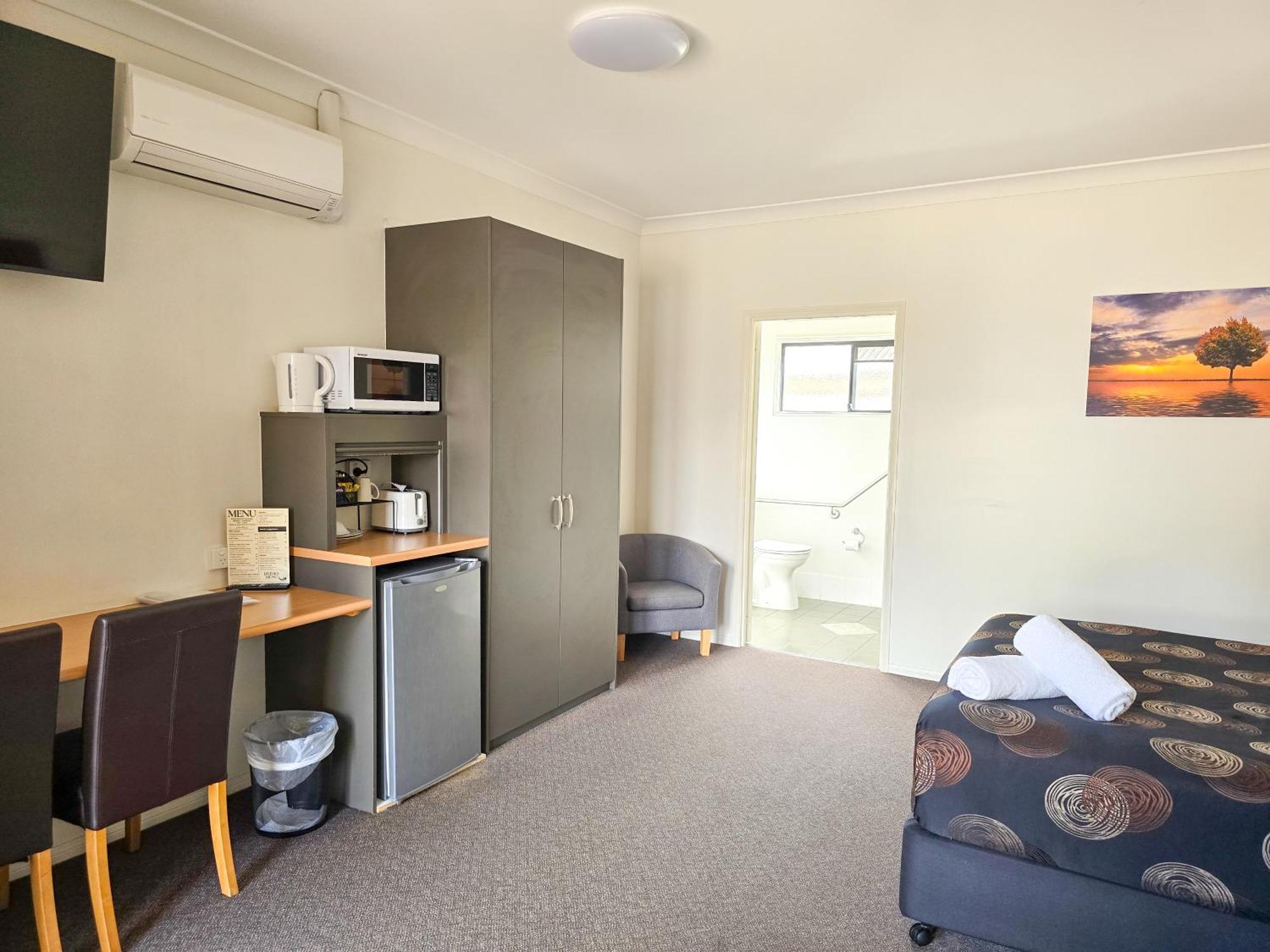 Ascot Lodge Motor Inn Кінґарой Екстер'єр фото