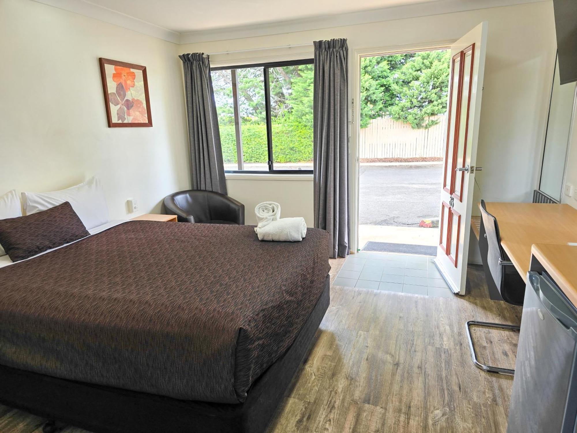 Ascot Lodge Motor Inn Кінґарой Екстер'єр фото