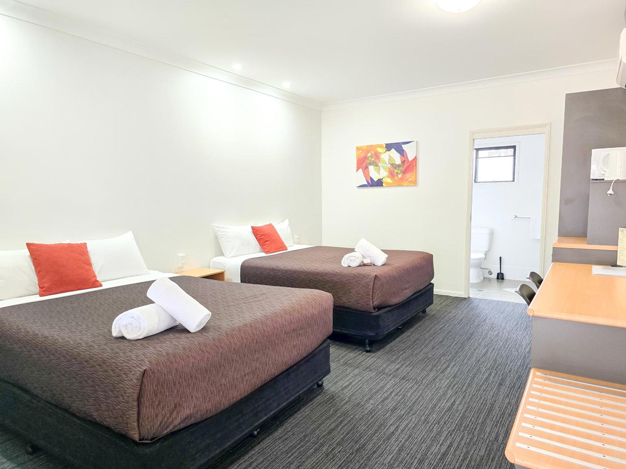 Ascot Lodge Motor Inn Кінґарой Екстер'єр фото